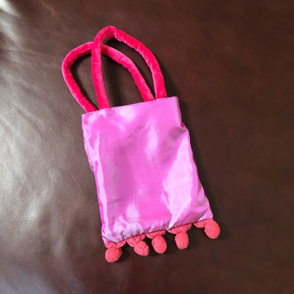 Velvet/Satin Scarf with Bag - Picture 2 of 6